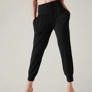 Athleta Salutation Joggers in black size xxs